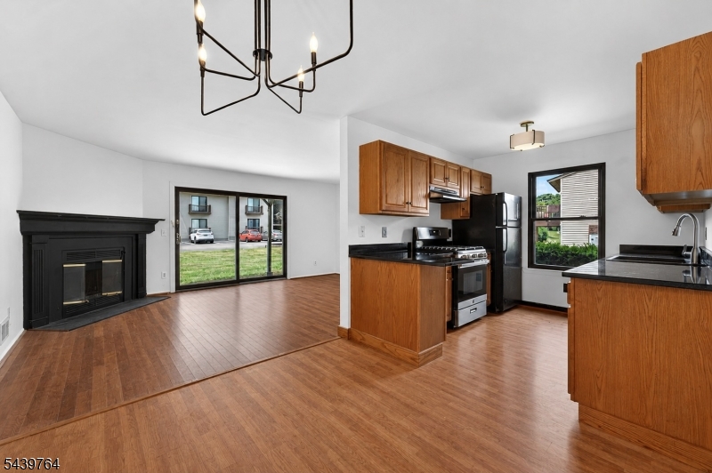 1215 Spruce Hills Dr Property Photo 6