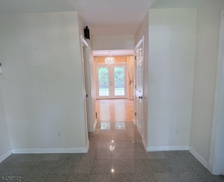 13 Greenwich Rd Property Photo 8