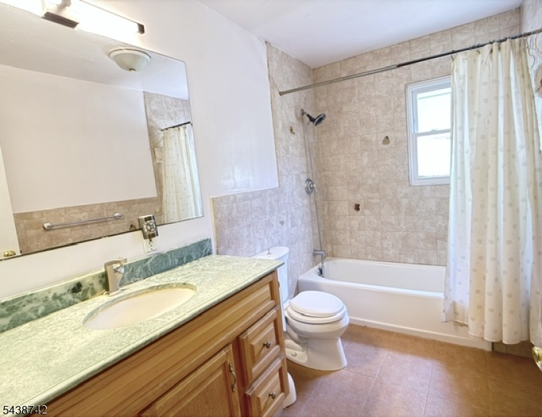 13 Greenwich Rd Property Photo 15