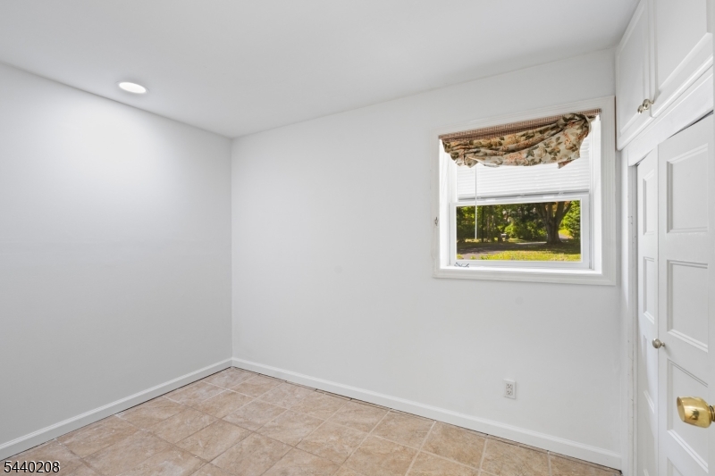 29 Oxford Cir Property Photo 23