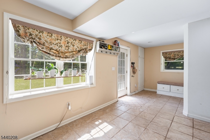 29 Oxford Cir Property Photo 25