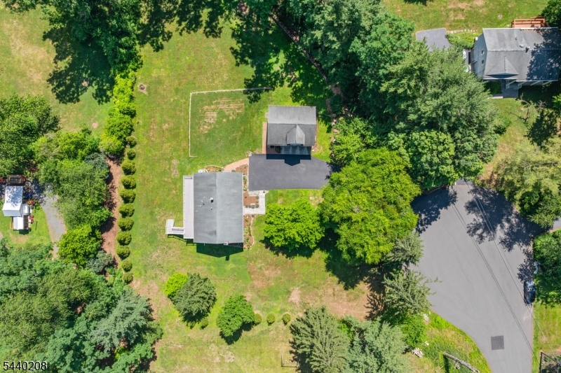 29 Oxford Cir Property Photo 42