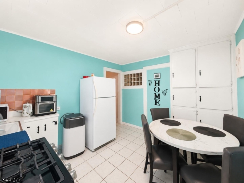 522 Saddle River Rd Apt 1 Apt1 Property Photo 1