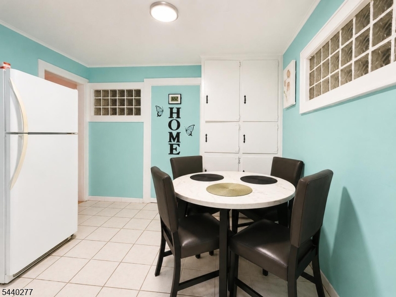 522 Saddle River Rd Apt 1 Apt1 Property Photo 2
