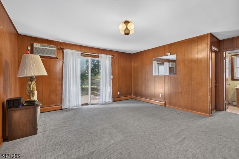 1004 Park Ln Property Photo 11