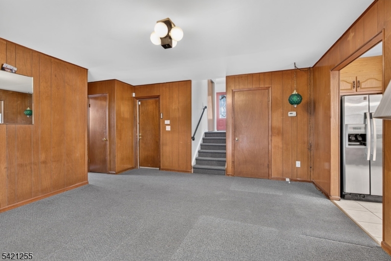 1004 Park Ln Property Photo 12