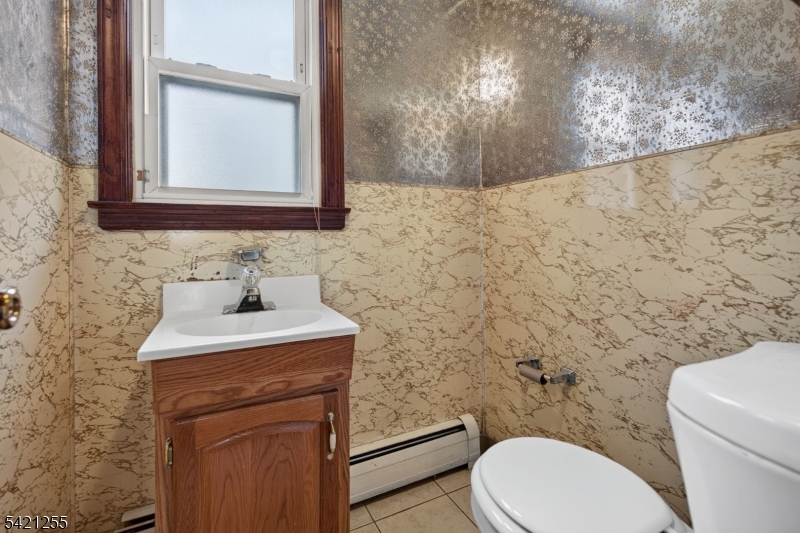 1004 Park Ln Property Photo 15