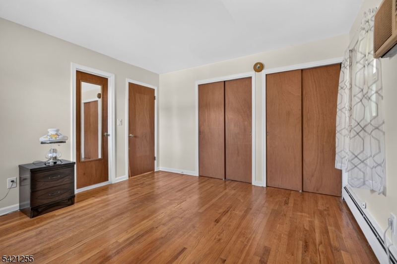 1004 Park Ln Property Photo 17