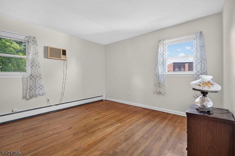 1004 Park Ln Property Photo 18