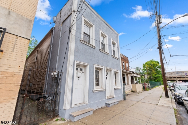 322 E Jersey St Property Photo 2