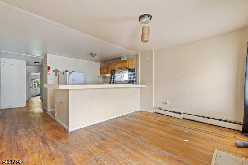 322 E Jersey St Property Photo 5