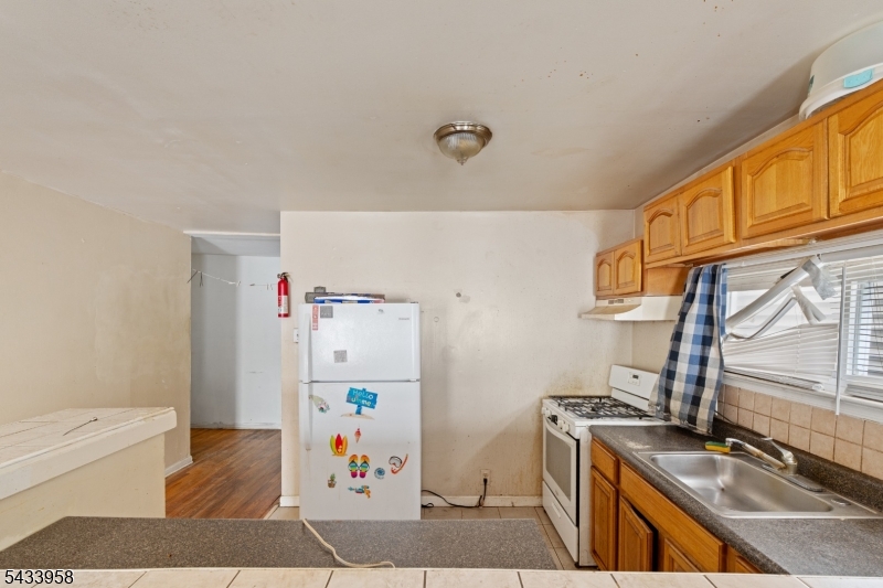 322 E Jersey St Property Photo 6