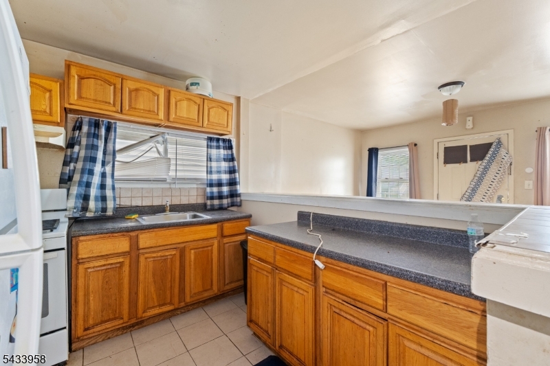 322 E Jersey St Property Photo 8