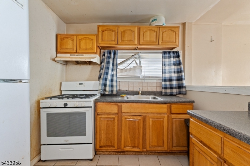 322 E Jersey St Property Photo 9