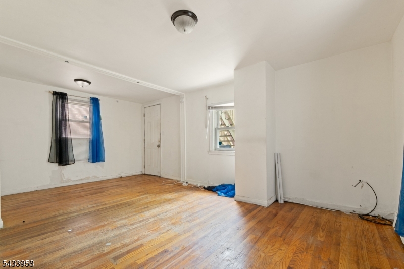 322 E Jersey St Property Photo 14