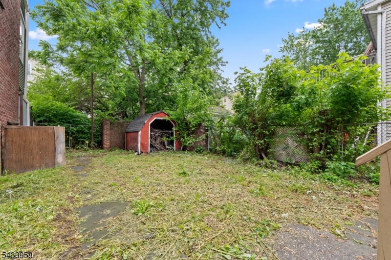 322 E Jersey St Property Photo 20