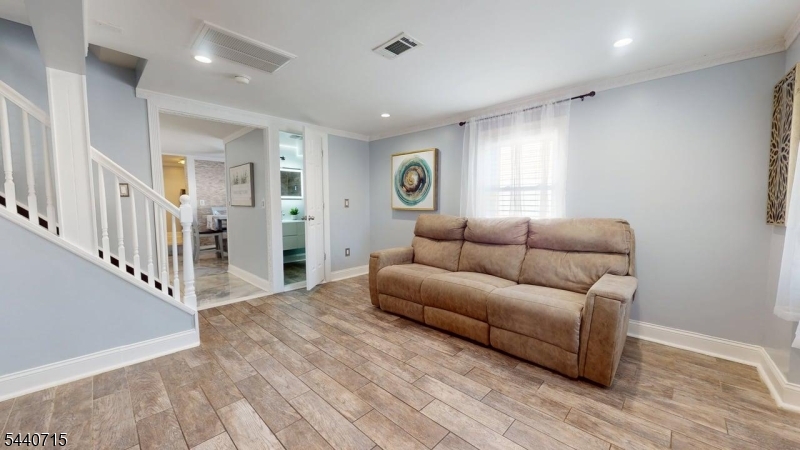 124 Green St Property Photo 4