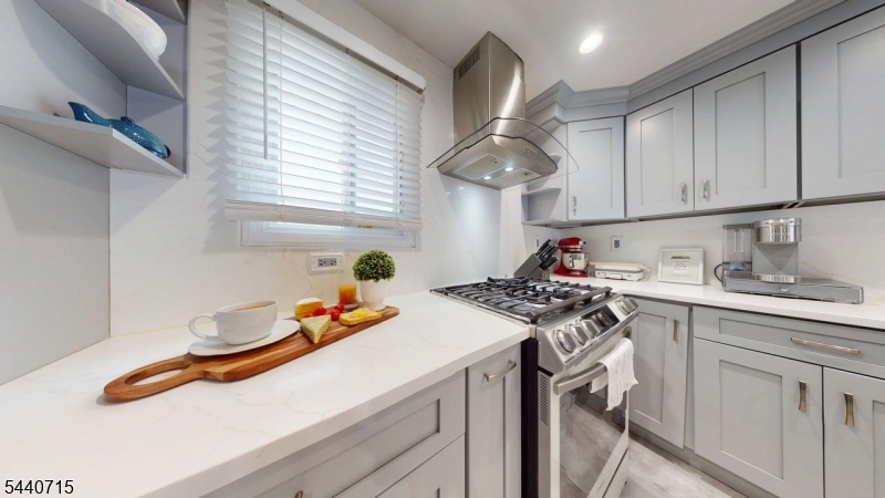 124 Green St Property Photo 14