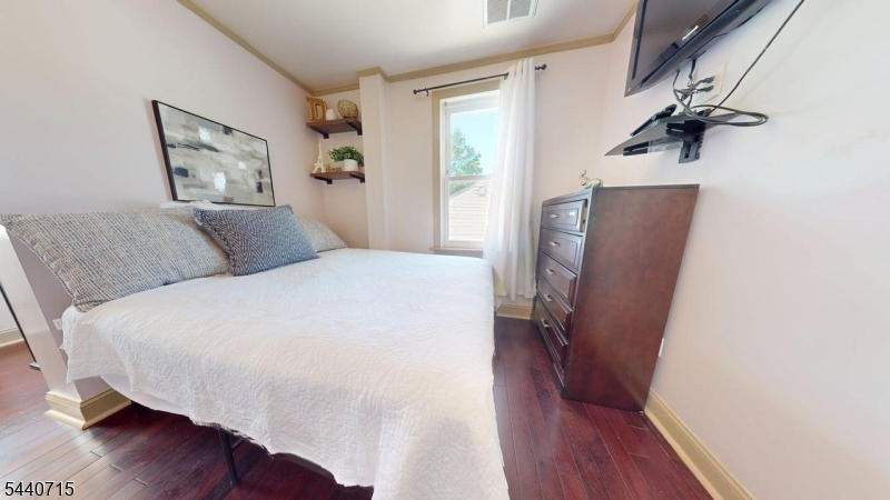 124 Green St Property Photo 27