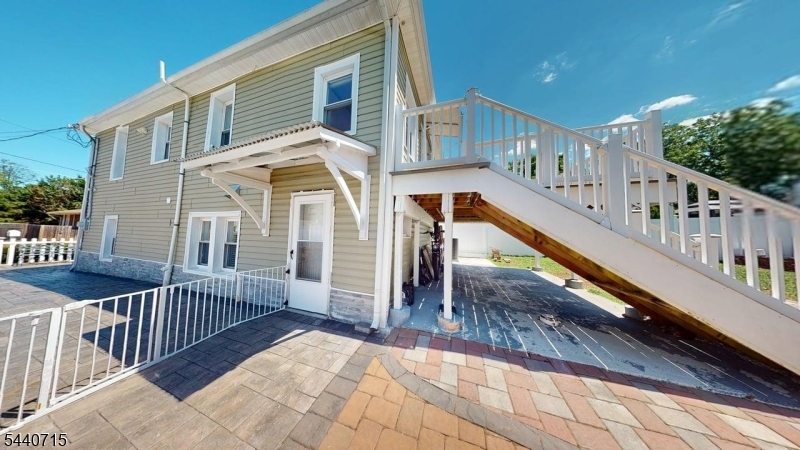 124 Green St Property Photo 38