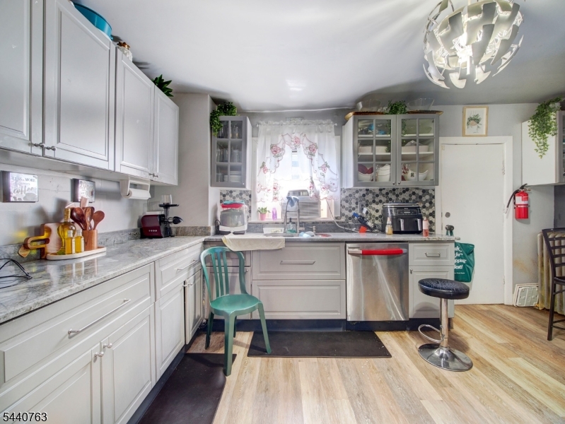 40 Bruen Ave Property Photo 5