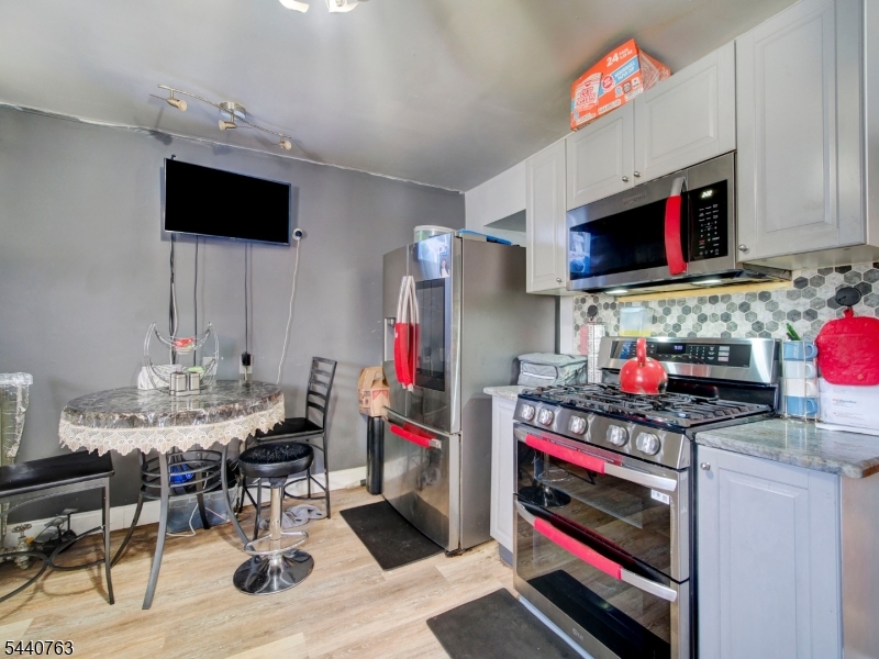 40 Bruen Ave Property Photo 6
