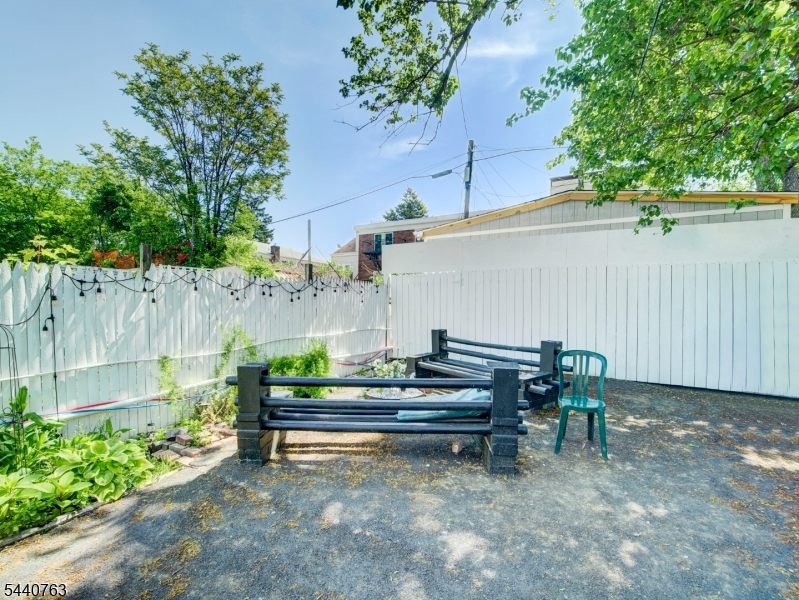 40 Bruen Ave Property Photo 12