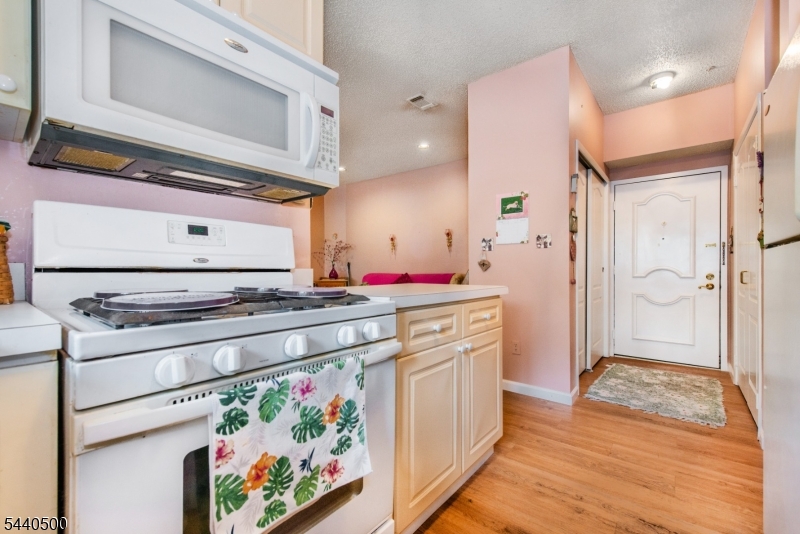 308 Brittany Dr 308 Property Photo 15