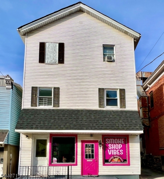 8 Newton Ave 2 Property Photo 1