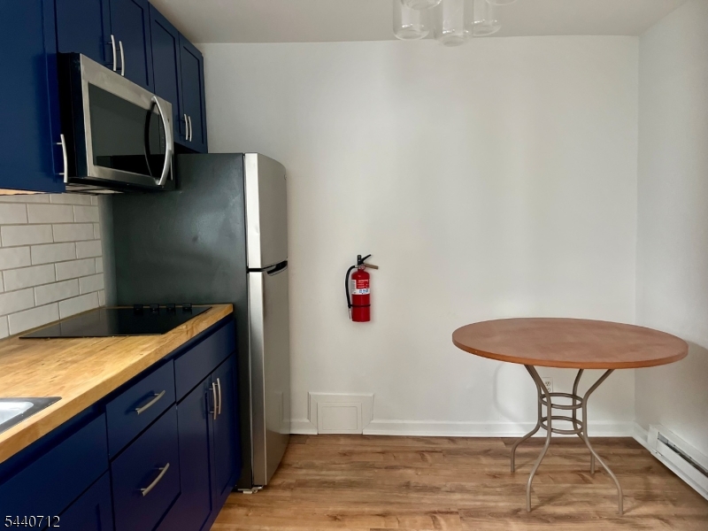 8 Newton Ave 2 Property Photo 3