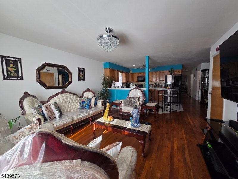493 Broadway Property Photo 2