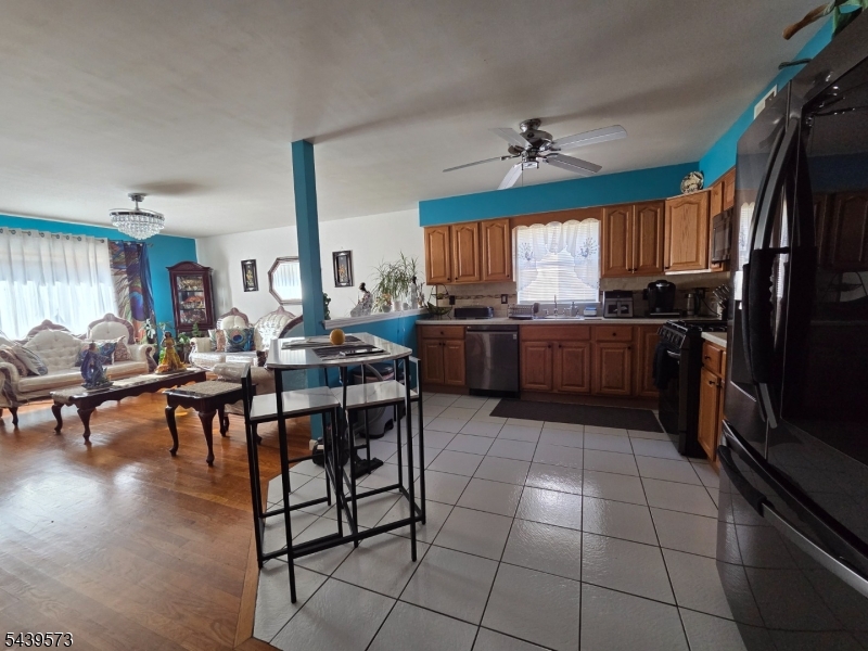 493 Broadway Property Photo 3