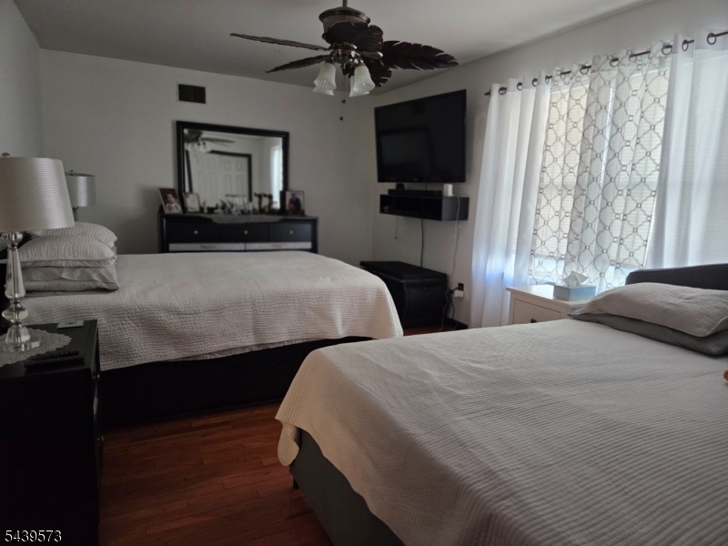 493 Broadway Property Photo 6