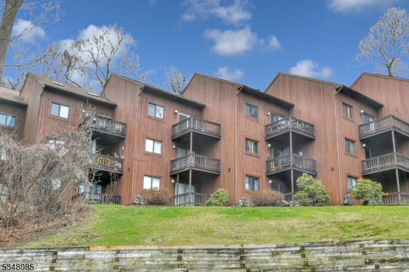 3 Davos Drive 6 Property Photo 11