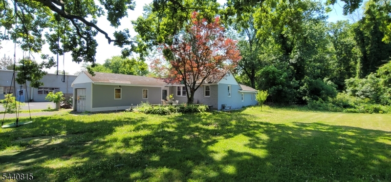 347 Somerset St Property Photo 1