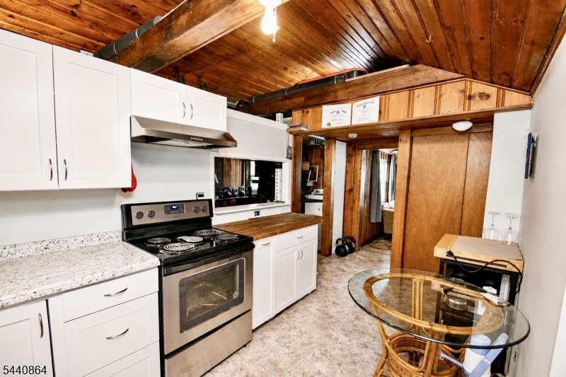 29 Ferris Ln Property Photo 6