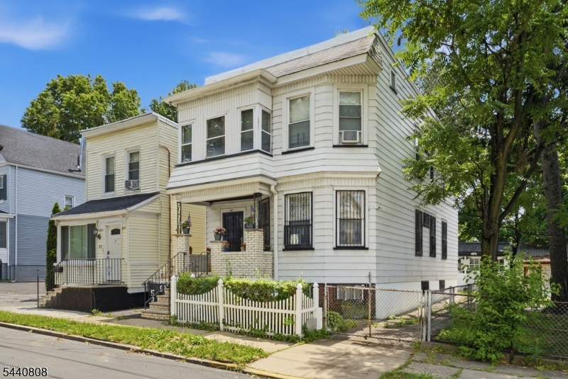53 Grove Ter Property Photo 2