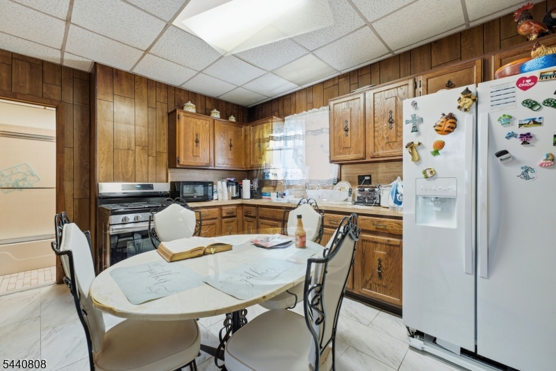 53 Grove Ter Property Photo 14