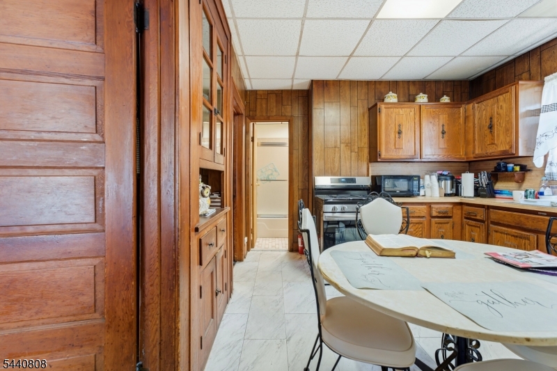 53 Grove Ter Property Photo 15