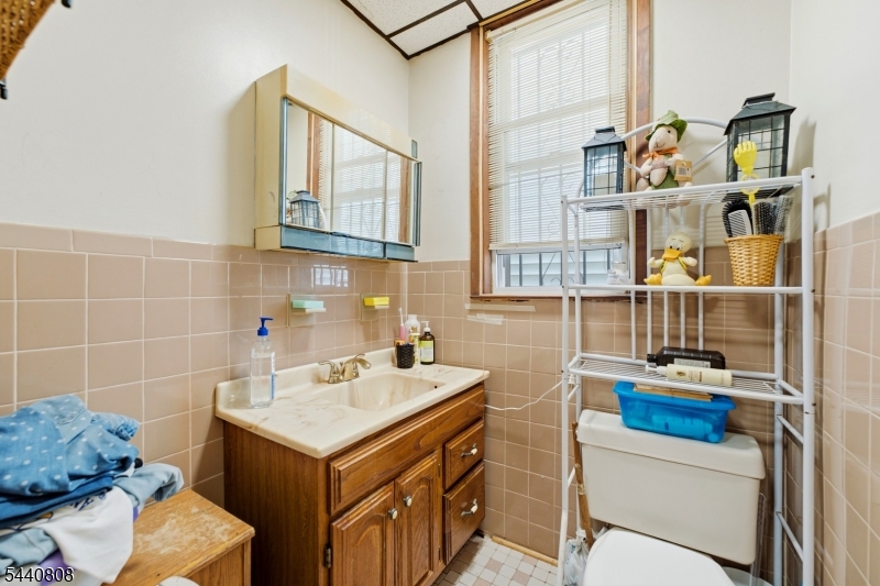 53 Grove Ter Property Photo 18