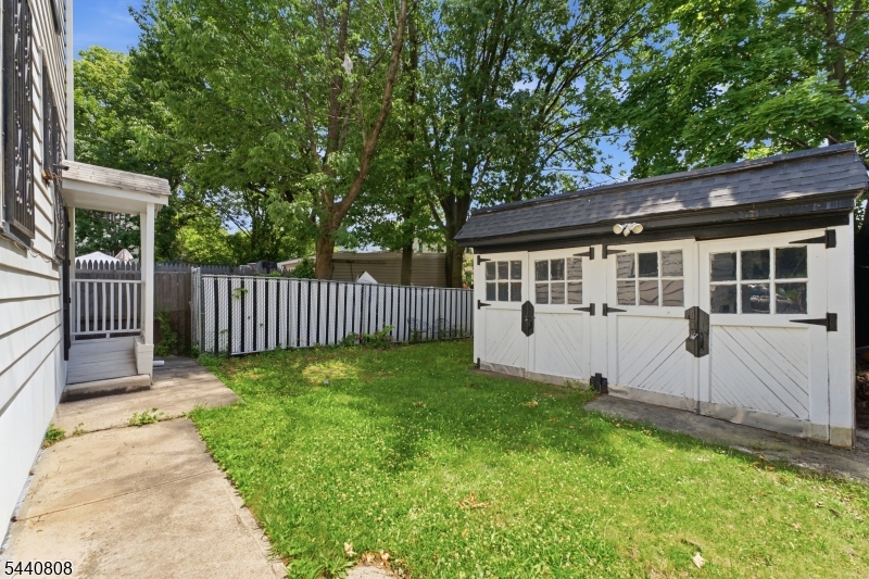 53 Grove Ter Property Photo 40