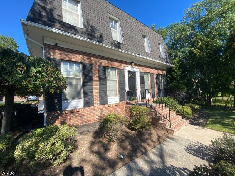 212 Pompton Ave Property Photo 2