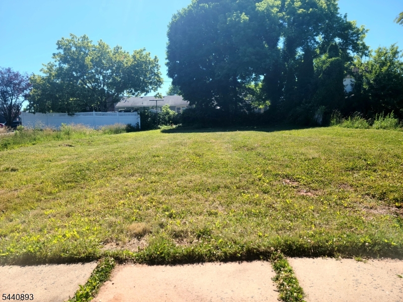 N 2nd Ave Property Photo 1