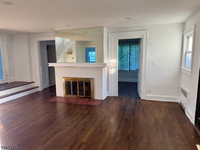 150 Fairview Ave Property Photo 2