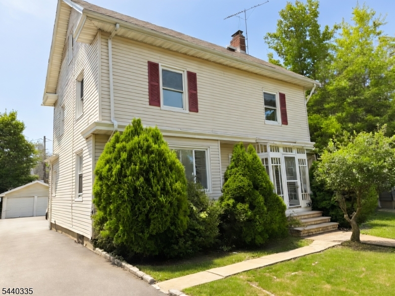 150 Fairview Ave Property Photo 18