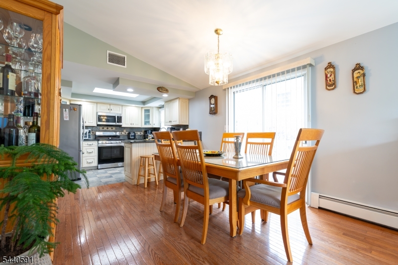 156 Madison St Property Photo 6