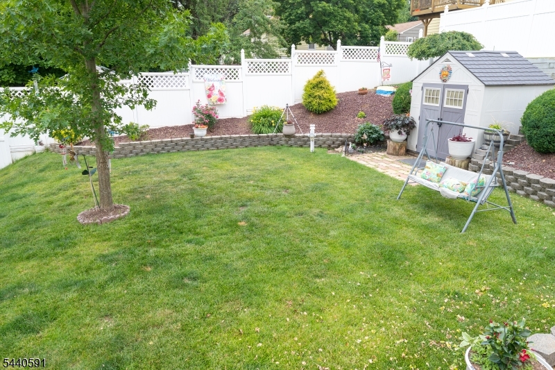 156 Madison St Property Photo 25