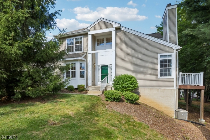 60 Woodmont Dr Property Photo 1