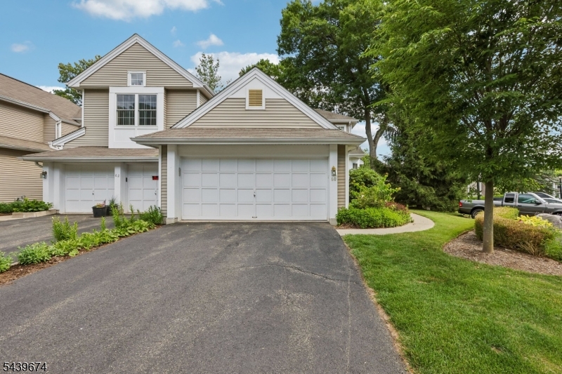 60 Woodmont Dr Property Photo 3