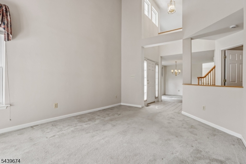 60 Woodmont Dr Property Photo 8